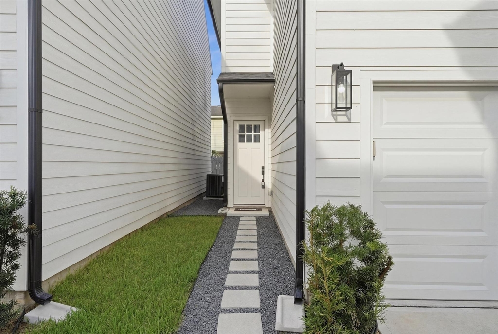 1230 Mcneil Street - Photo 2