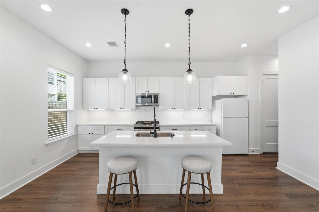 1230 Mcneil Street - Photo 8