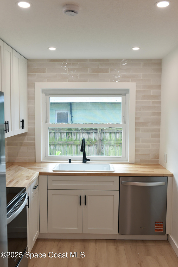 219 N Brevard Avenue - Photo 3