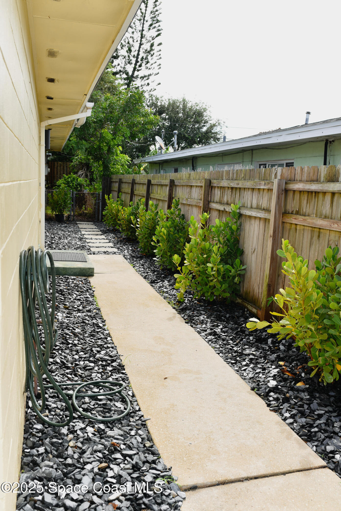 219 N Brevard Avenue - Photo 12