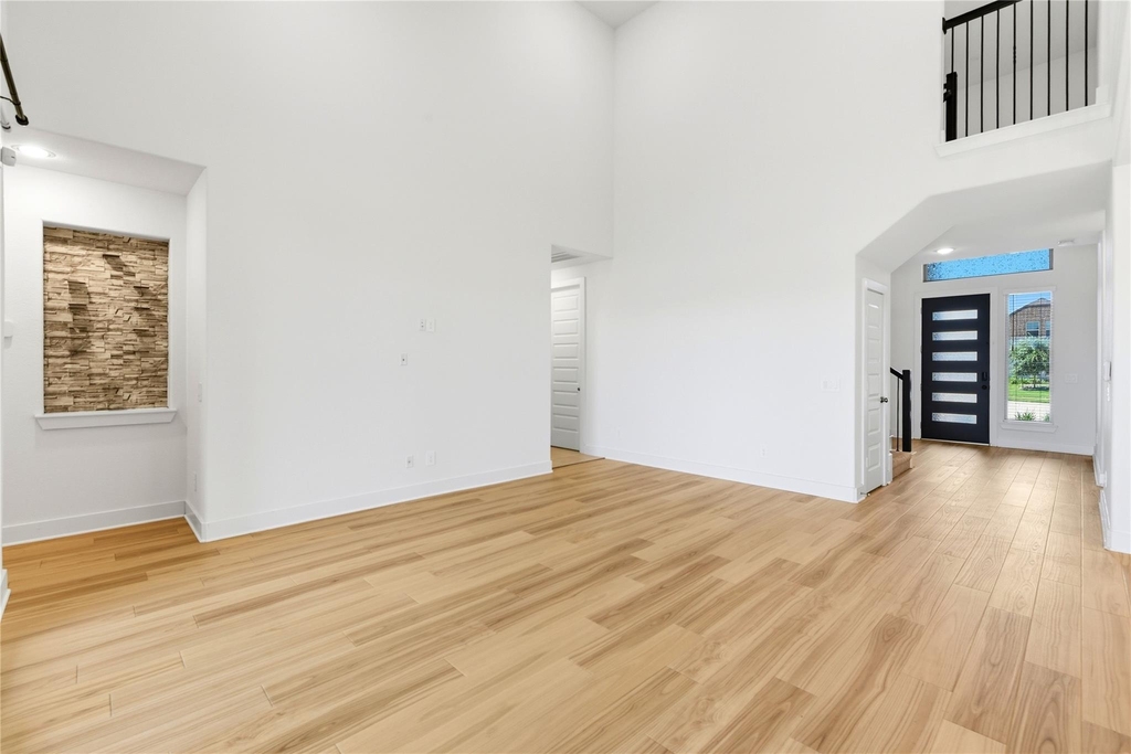 24610 Bardona Way - Photo 3