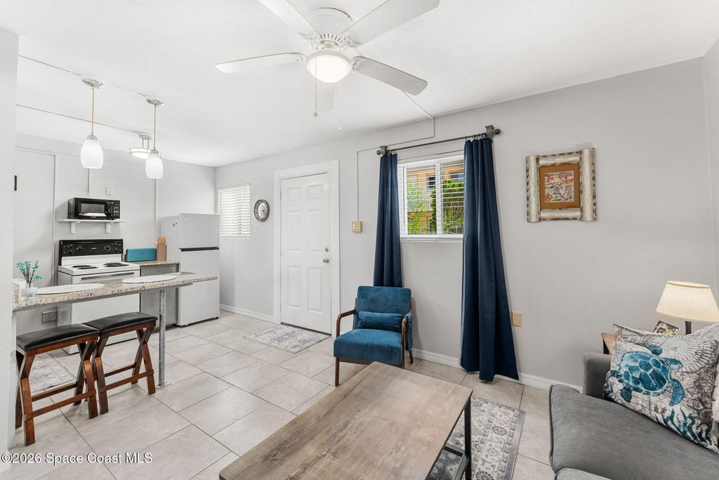 211 Circle Drive - Photo 3