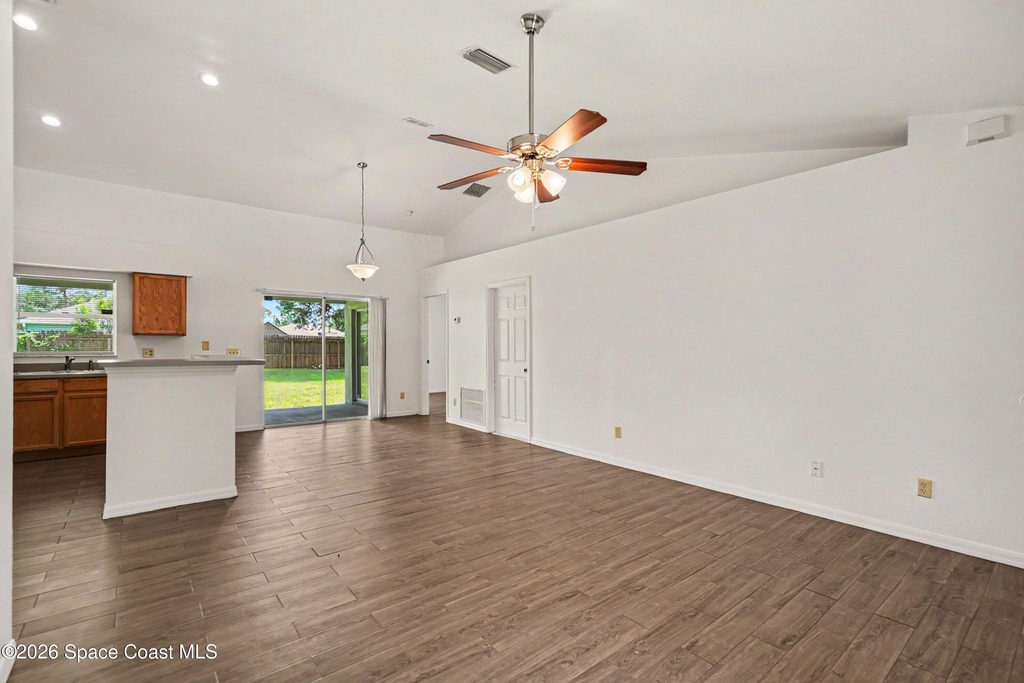 934 Westport Street Se - Photo 5