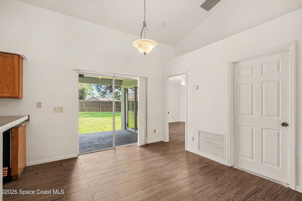 934 Westport Street Se - Photo 8