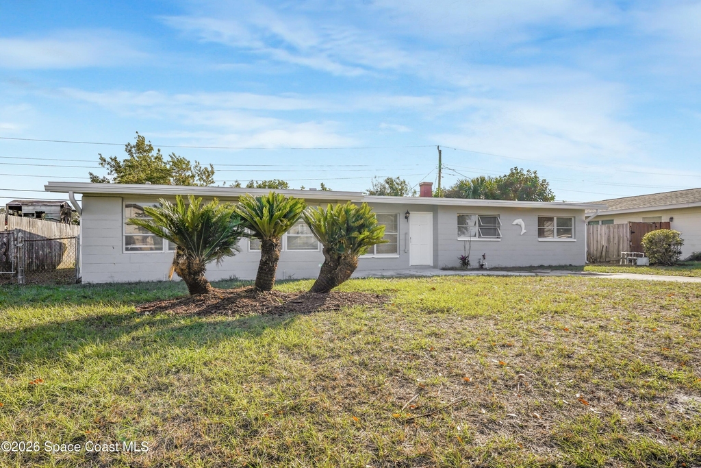 1895 Coolidge Avenue - Photo 2