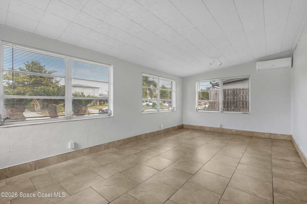 1895 Coolidge Avenue - Photo 15