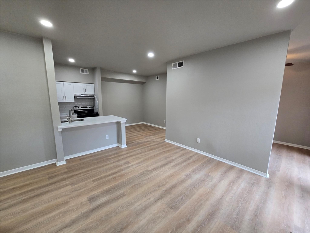 1818 Augusta Drive - Photo 10