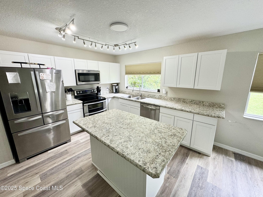 1259 Cambo Court Ne - Photo 4