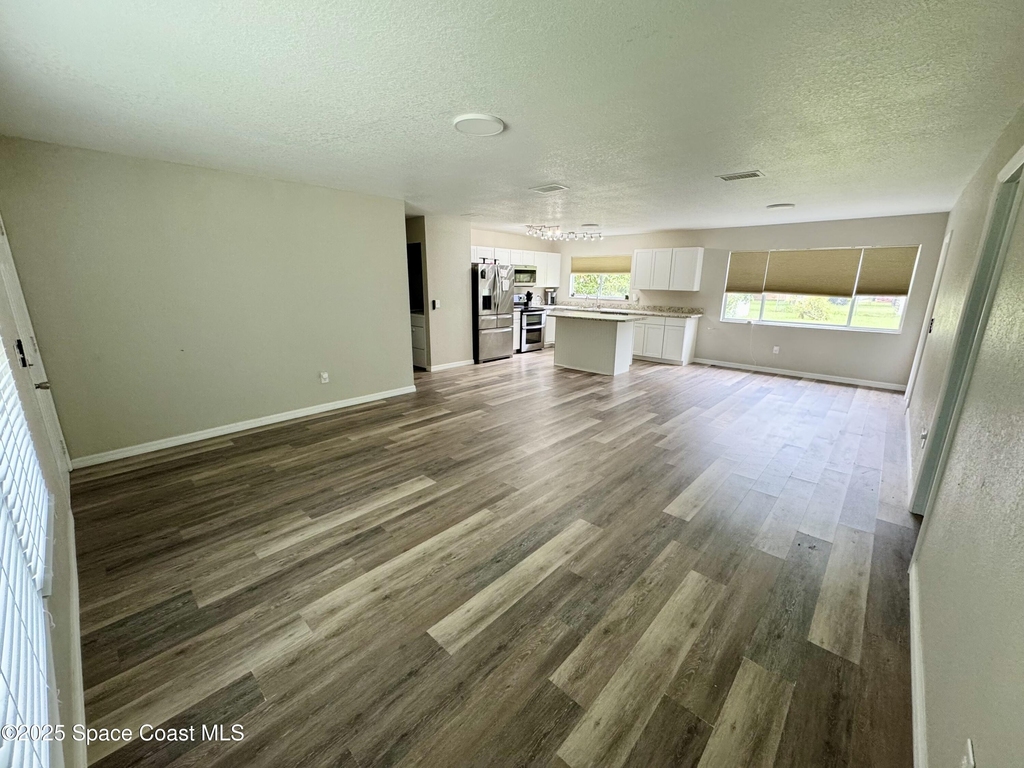 1259 Cambo Court Ne - Photo 2