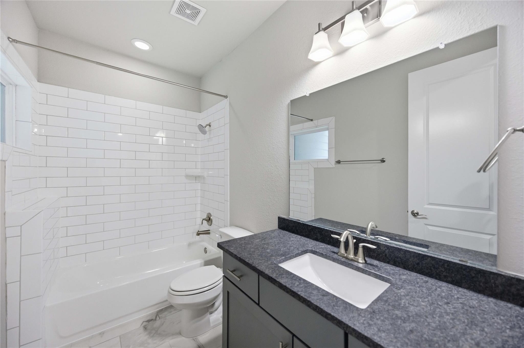 420 W 28th Street - Photo 14