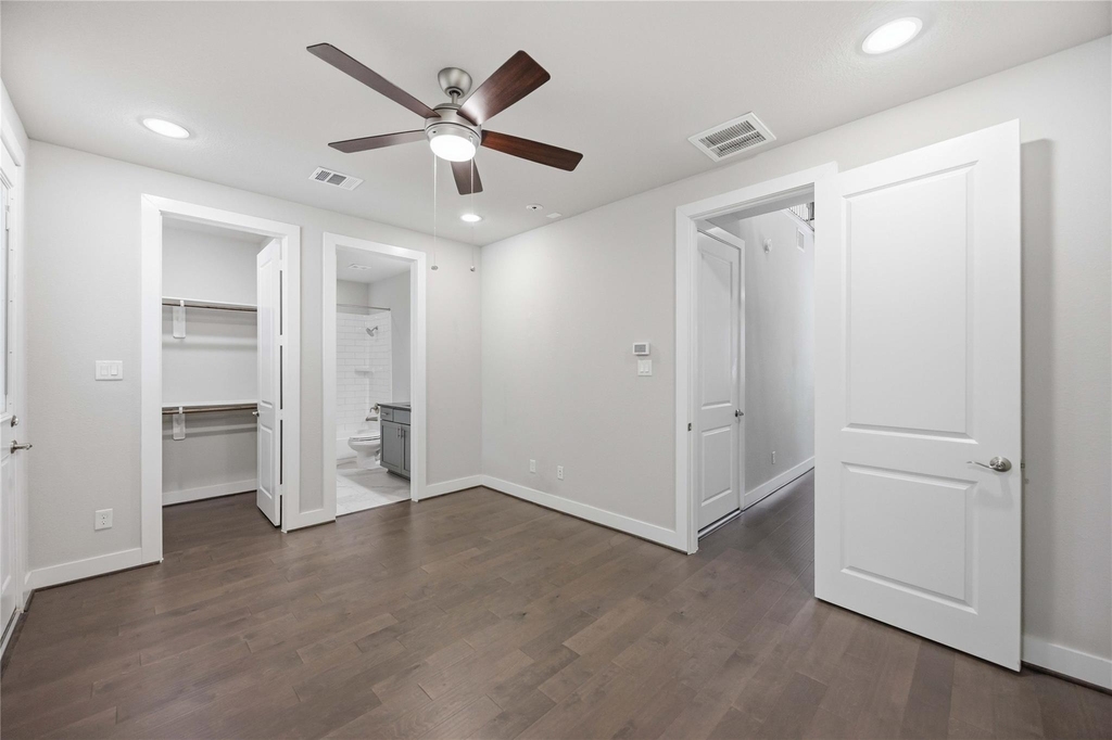 420 W 28th Street - Photo 12