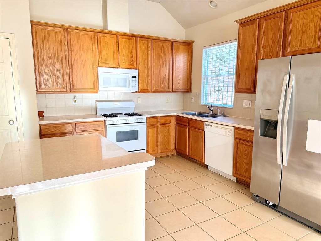 13743 Canyon Hollow Loop - Photo 2