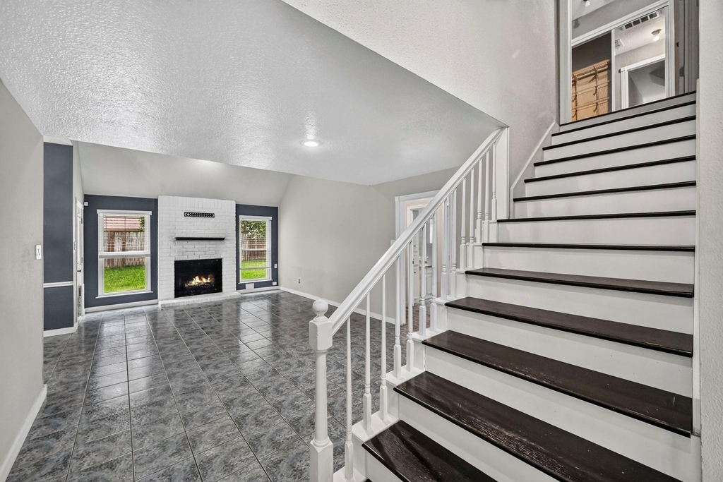 11214 Hambleton Way - Photo 8