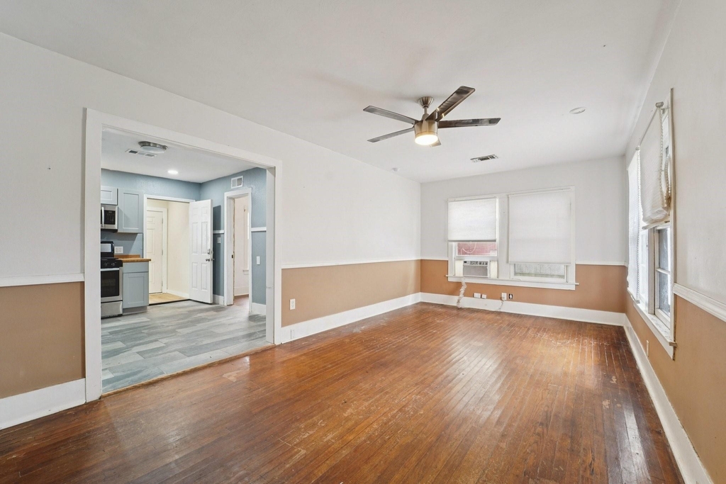 5224 Bernardo De Galvez - Photo 7
