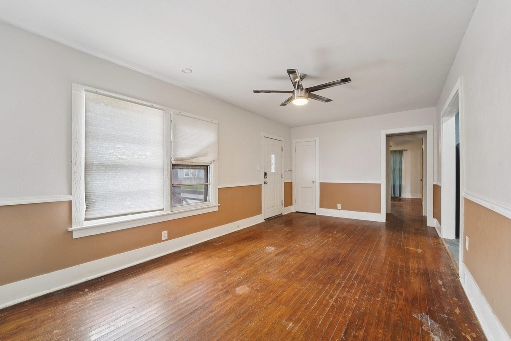 5224 Bernardo De Galvez - Photo 1