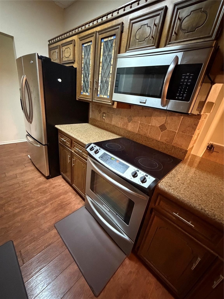 801 6th Street N - Photo 5
