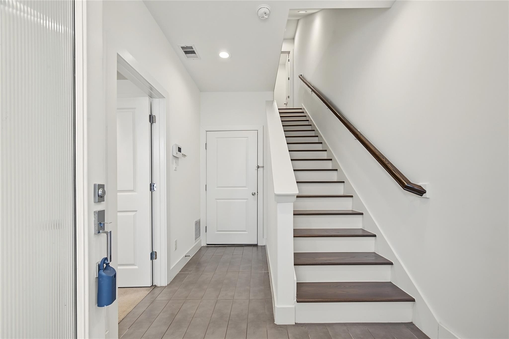 2208 Mcgowen Street - Photo 2