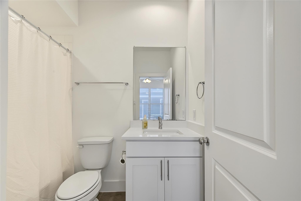 2208 Mcgowen Street - Photo 5