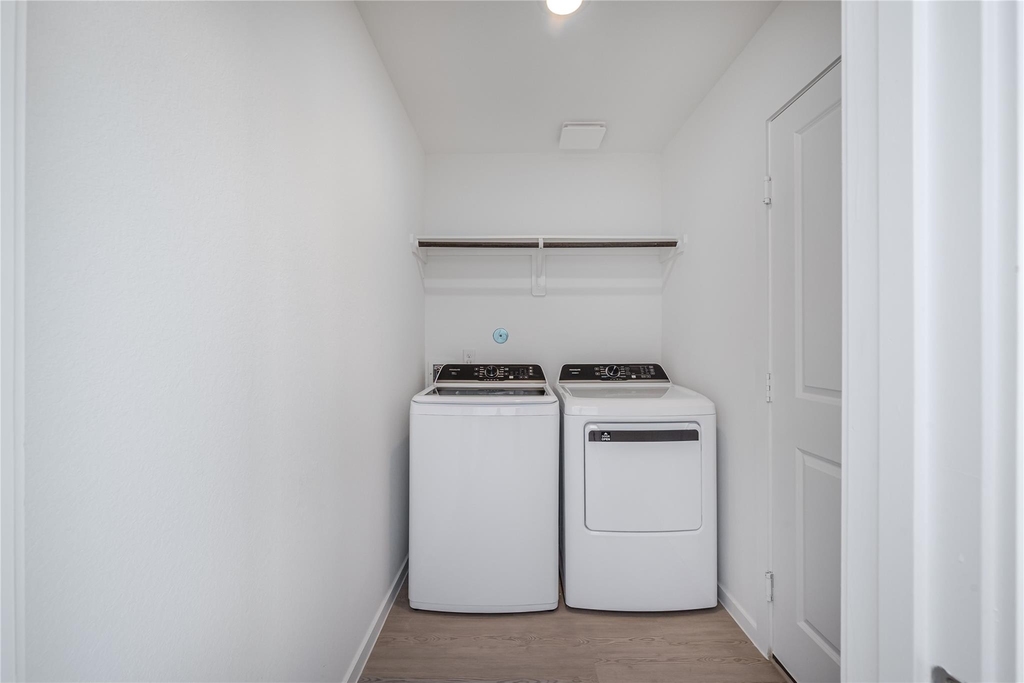 21043 Santopadre Street - Photo 10