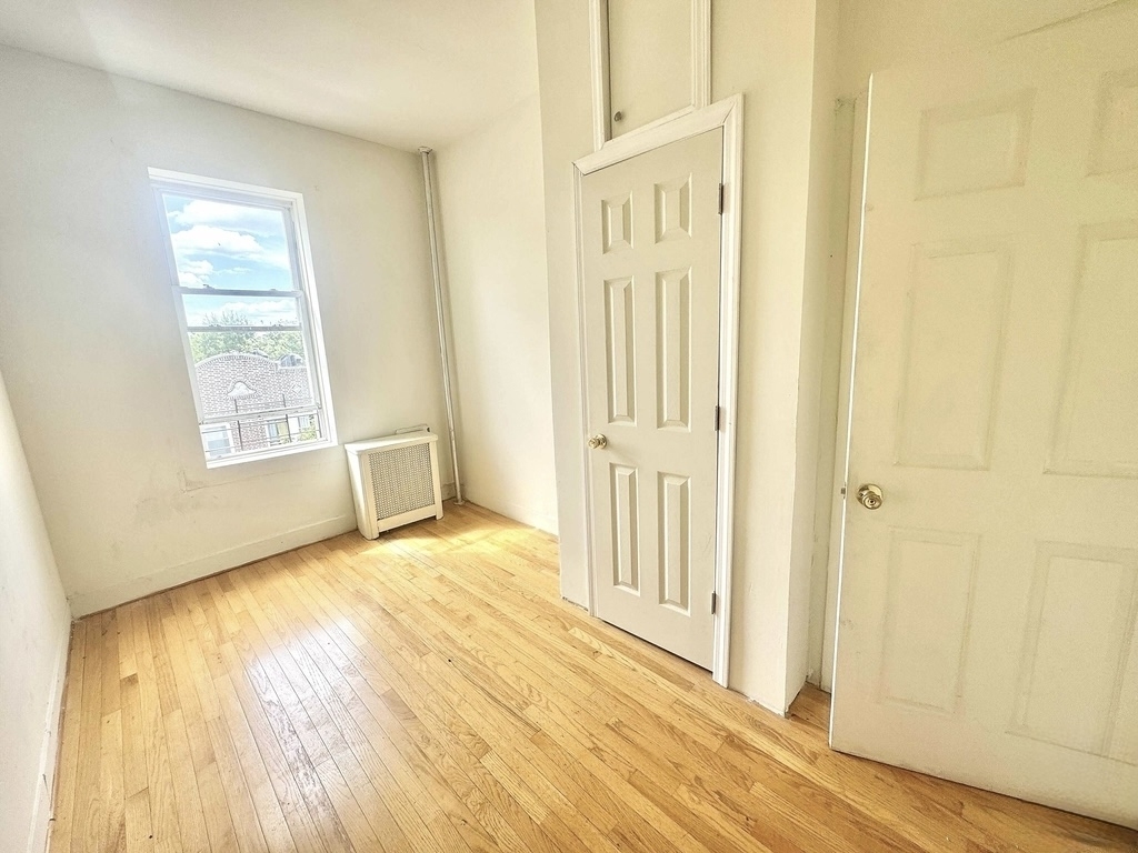 Grant Avenue - Photo 5