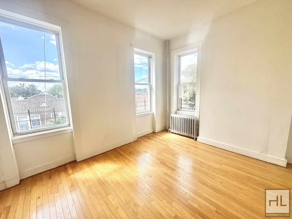 Grant Avenue - Photo 3