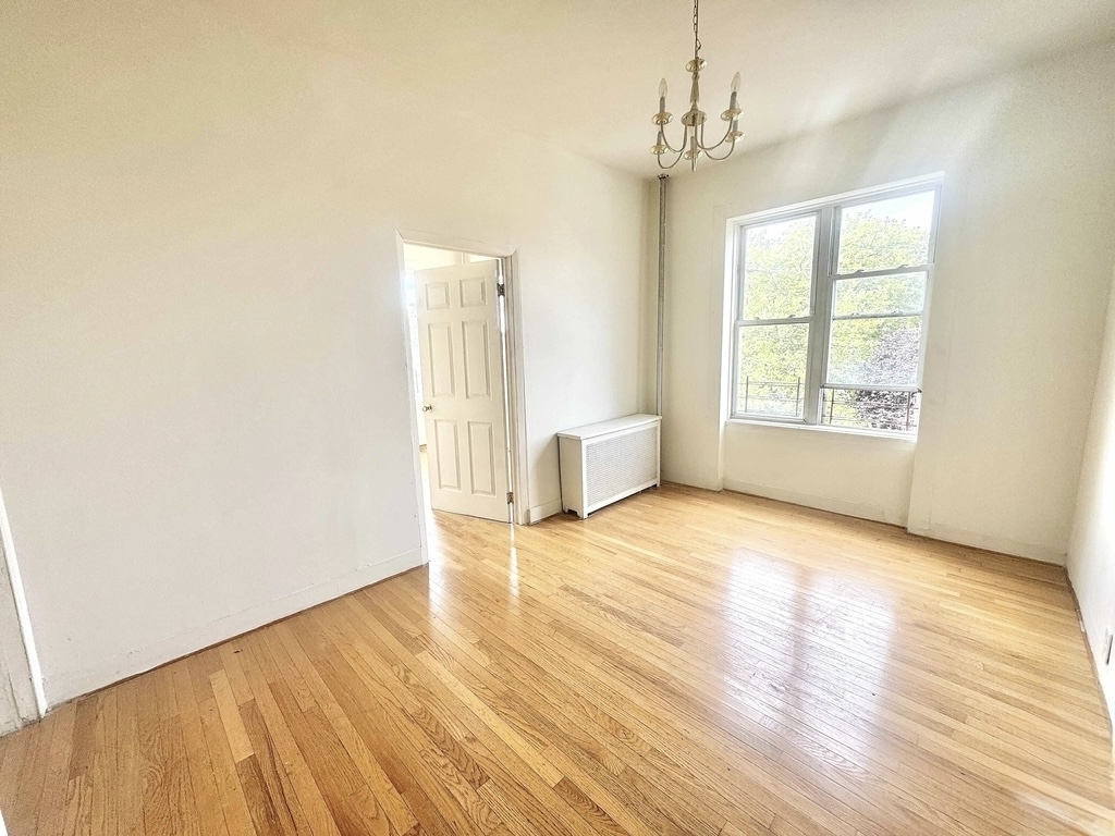Grant Avenue - Photo 1