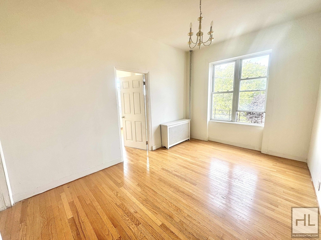 Grant Avenue - Photo 1