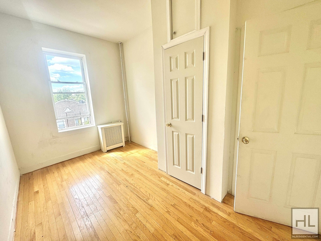 Grant Avenue - Photo 5