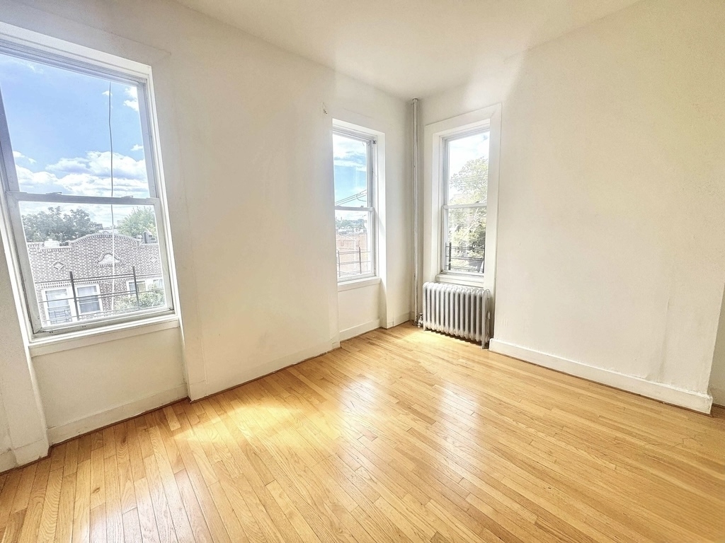 Grant Avenue - Photo 3