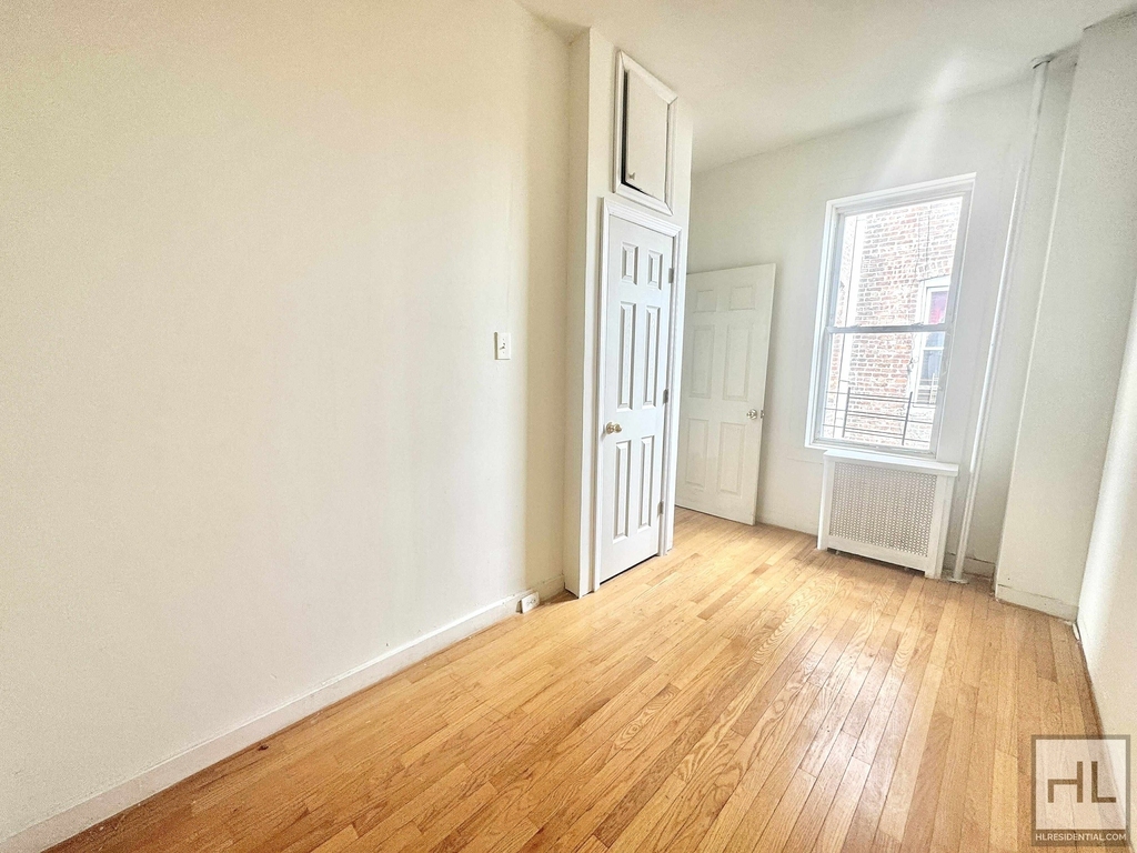 Grant Avenue - Photo 8