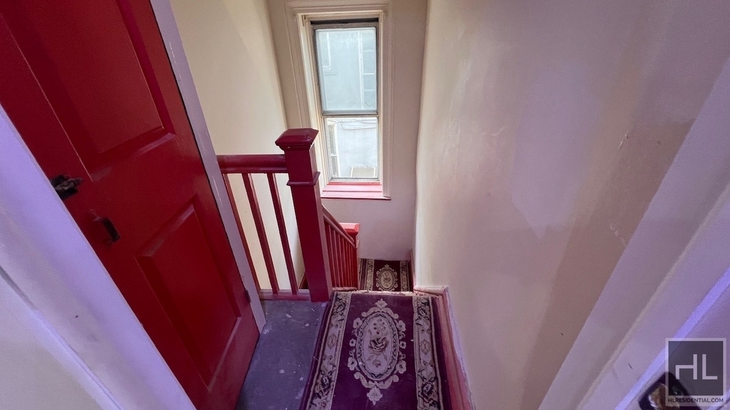 317 East 49 Street - Photo 9
