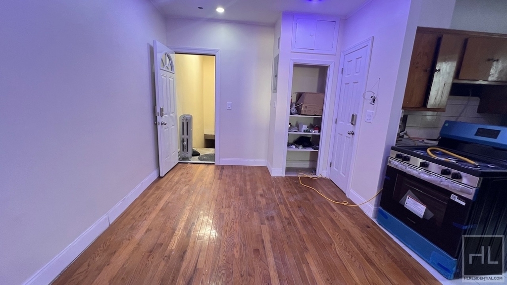 317 East 49 Street - Photo 1