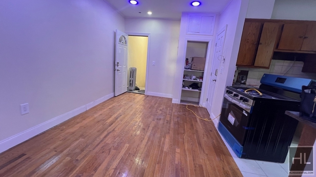 317 East 49 Street - Photo 0