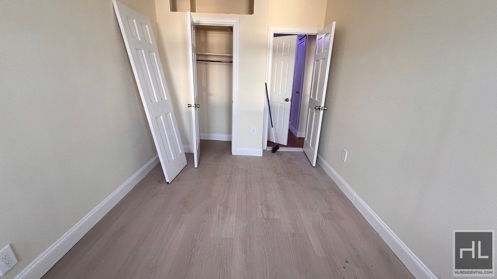 317 East 49 Street - Photo 3