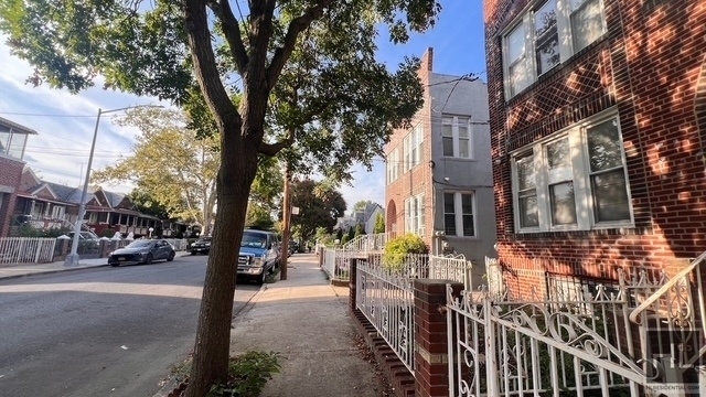 317 East 49 Street - Photo 12