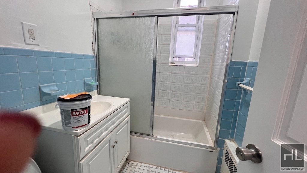 317 East 49 Street - Photo 8