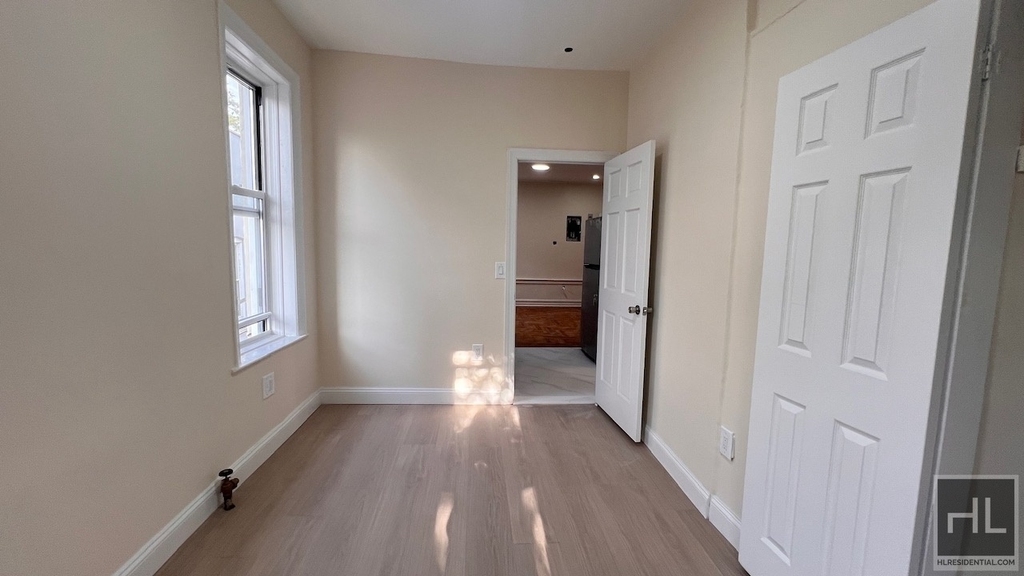 317 East 49 Street - Photo 5