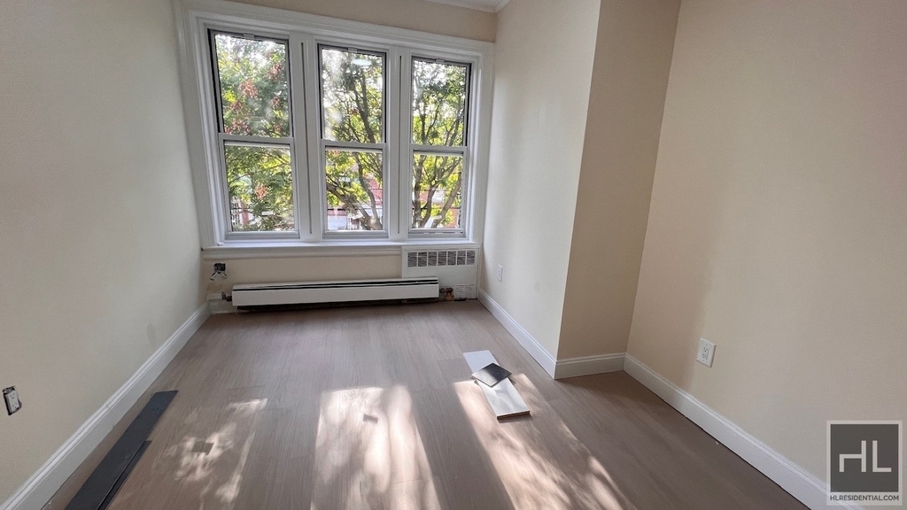 317 East 49 Street - Photo 8