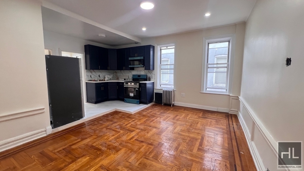 317 East 49 Street - Photo 1