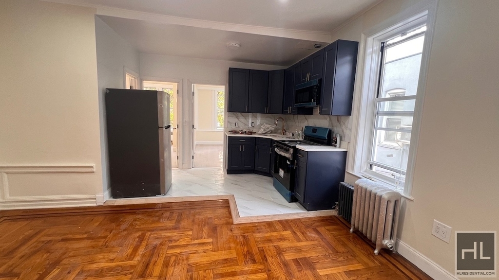 317 East 49 Street - Photo 3