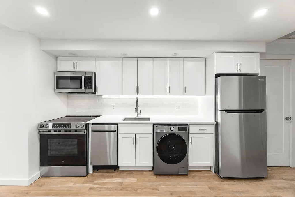 75 Bainbridge Street - Photo 0
