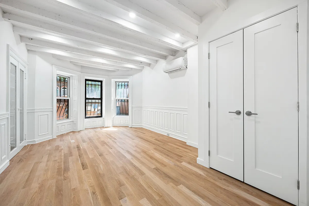 75 Bainbridge Street - Photo 4