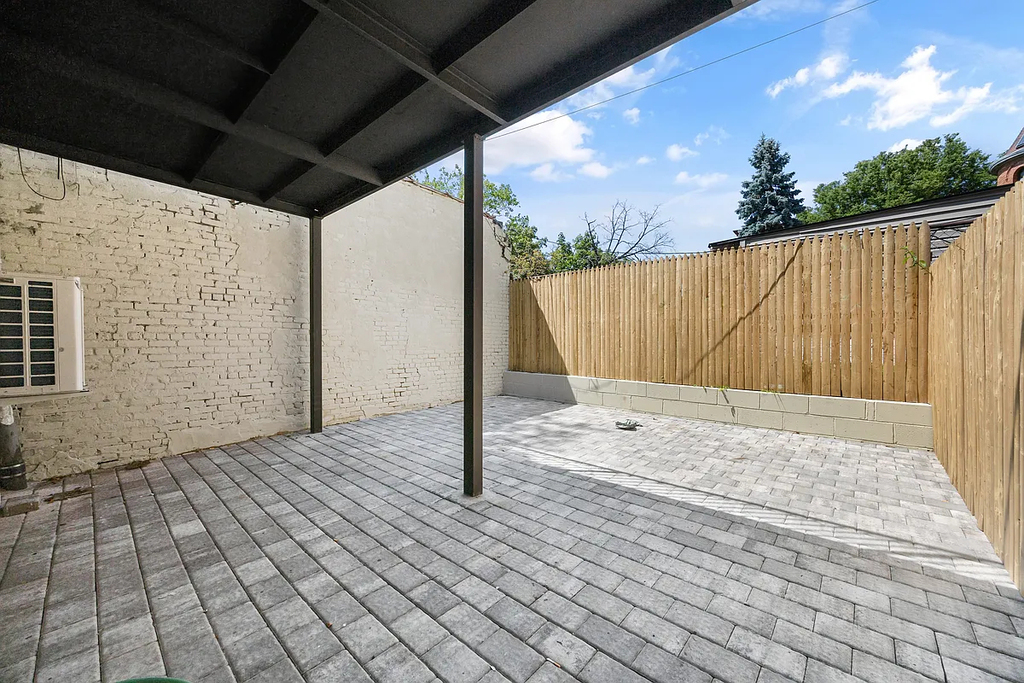 75 Bainbridge Street - Photo 10