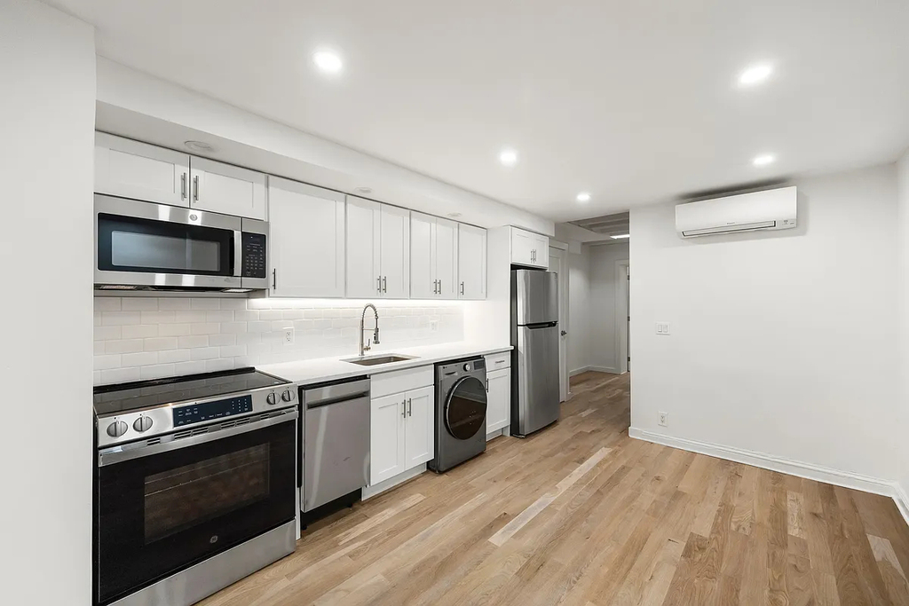 75 Bainbridge Street - Photo 1