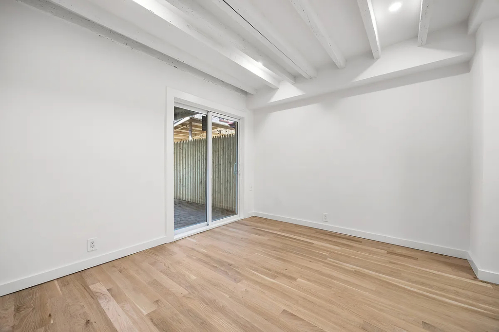 75 Bainbridge Street - Photo 7