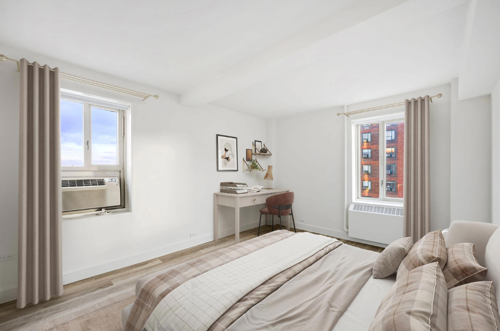 6 Stuyvesant Oval - Photo 1
