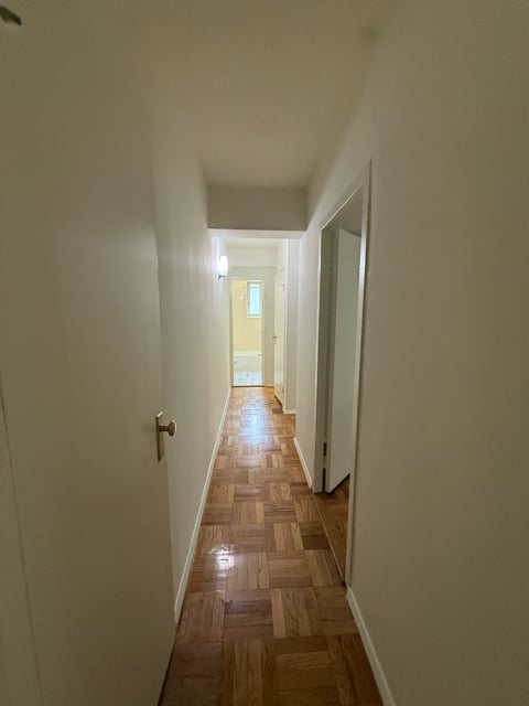 410 East 16th Street - Photo 8