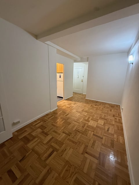 410 East 16th Street - Photo 1