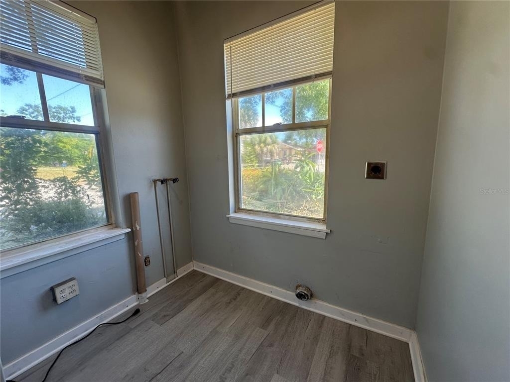 310 Spring Court - Photo 4