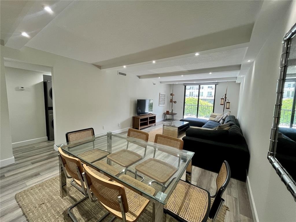 201 W Laurel Street - Photo 7